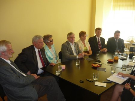 Starachowice - konferencja prasowa pos��w