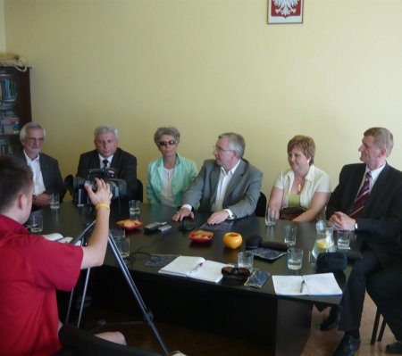 Starachowice - konferencja prasowa pos��w